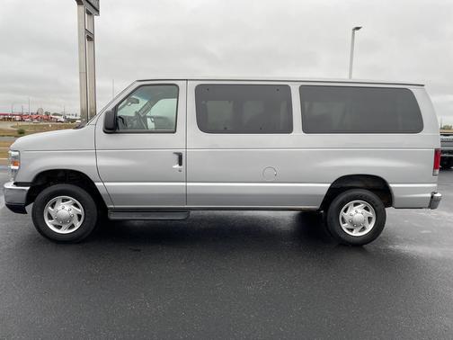 2013 Ford E350 Super Duty XL