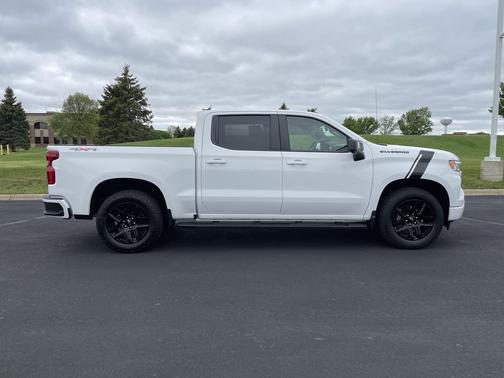 Summit White 2025 Chevrolet Silverado 1500 RST