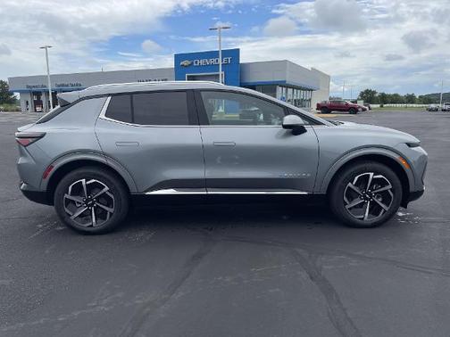 2025 Chevrolet Equinox EV LT
