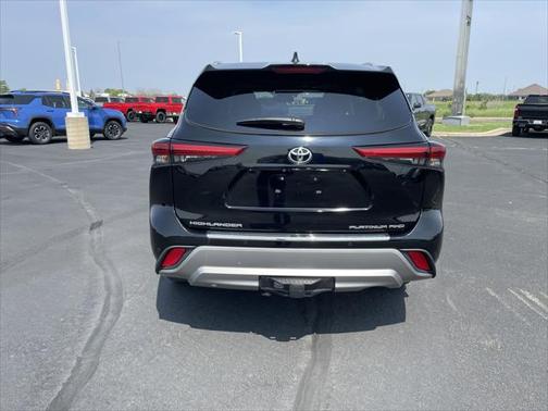 2023 Toyota Highlander Platinum