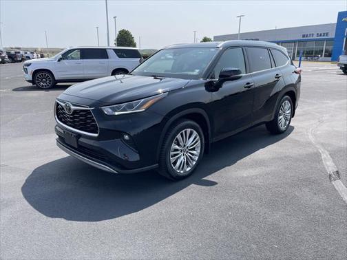2023 Toyota Highlander Platinum