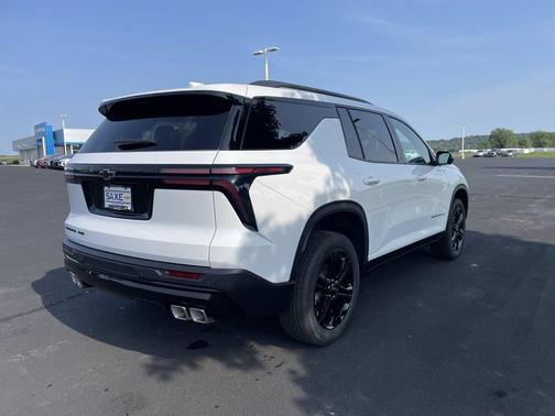 Summit White 2027 Chevrolet Traverse LT