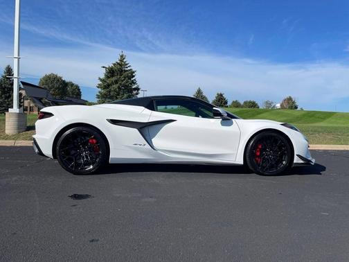Arctic White 2027 Chevrolet Corvette ZR1