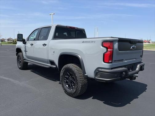 2025 Chevrolet Silverado 2500 4WD Crew Cab Standard Bed ZR2