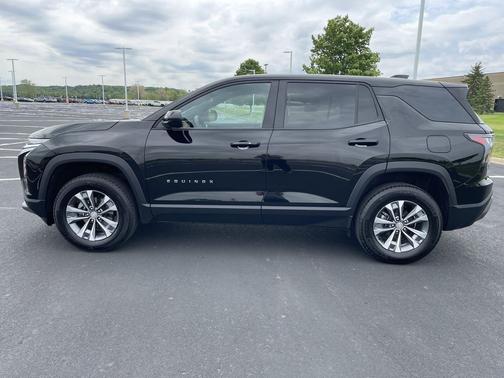 Mosaic Black Metallic 2026 Chevrolet Equinox 1LT