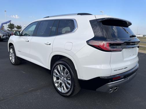 2025 GMC Acadia Denali