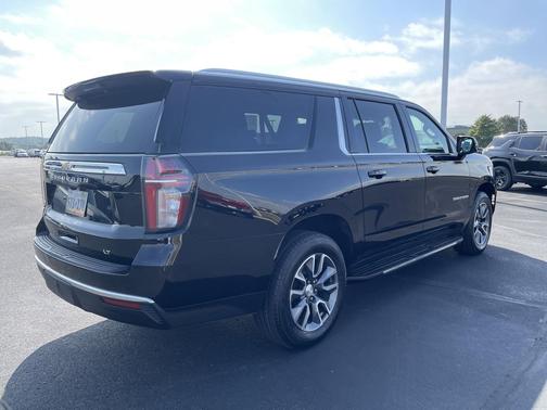 2022 Chevrolet Suburban LT