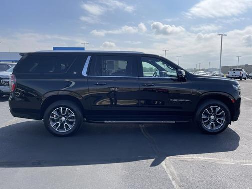 2022 Chevrolet Suburban LT
