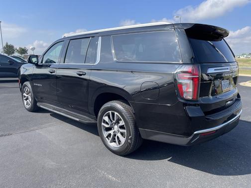 2022 Chevrolet Suburban LT
