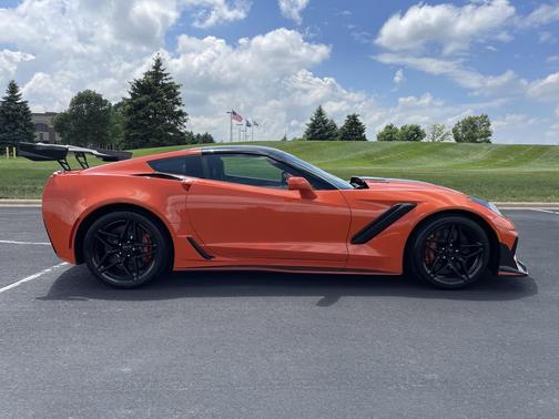 Sebring Orange Tintcoat 2019 Chevrolet Corvette ZR1