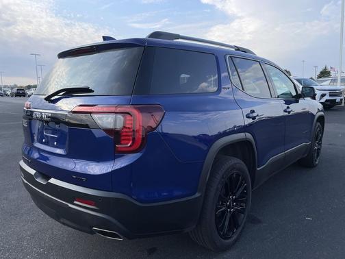 2023 GMC Acadia AWD SLT