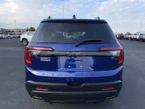2023 GMC Acadia AWD SLT