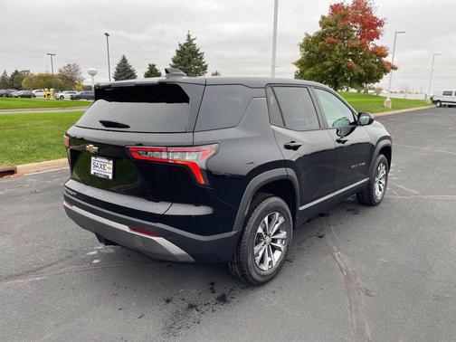 Mosaic Black Metallic 2027 Chevrolet Equinox 1LT