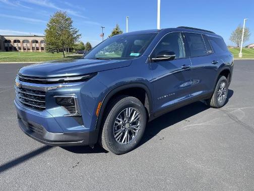Lakeshore Blue Metallic 2026 Chevrolet Traverse LT