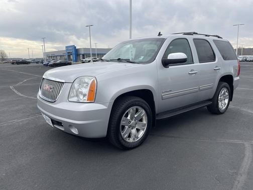 Quicksilver Metallic 2012 GMC Yukon SLT