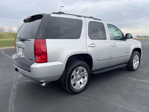 Quicksilver Metallic 2012 GMC Yukon SLT