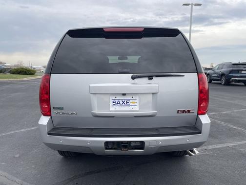 Quicksilver Metallic 2012 GMC Yukon SLT