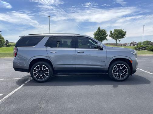 Satin Steel Metallic 2022 Chevrolet Tahoe 4WD RST