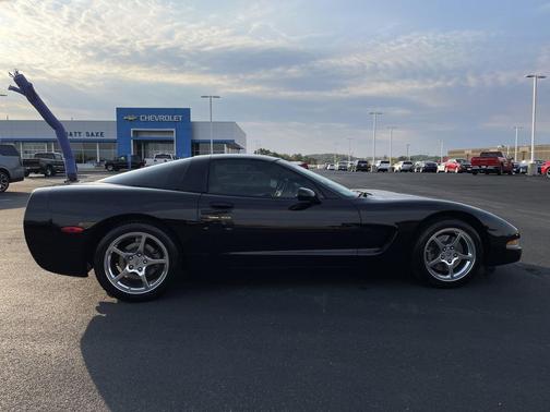 2003 Chevrolet Corvette Base