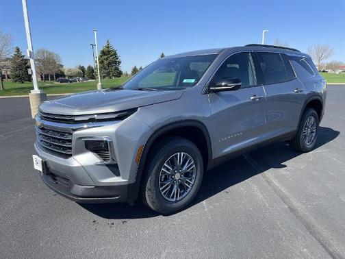 Sterling Gray Metallic 2026 Chevrolet Traverse LT
