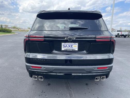 Mosaic Black Metallic 2026 Chevrolet Traverse LT