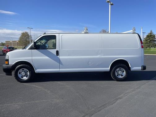 Summit White 2019 Chevrolet Express 2500 Work Van