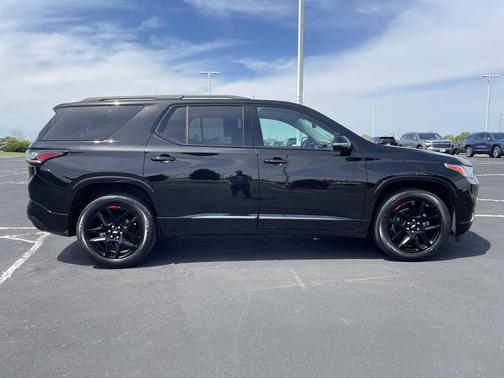 Mosaic Black Metallic 2020 Chevrolet Traverse Premier