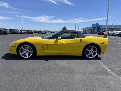 Velocity Yellow 2005 Chevrolet Corvette Base