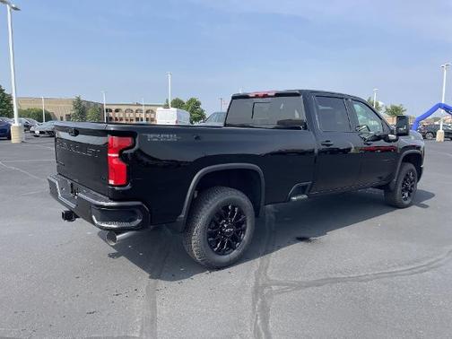 2025 Chevrolet Silverado 3500 LTZ