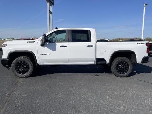 2026 Chevrolet Silverado 3500 LT