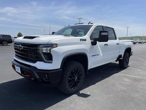 Summit White 2026 Chevrolet Silverado 3500 LT