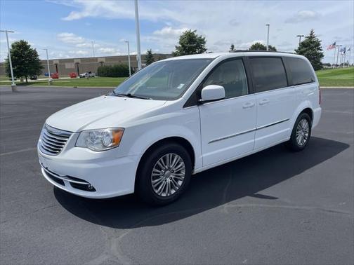 2016 Chrysler Town & Country Touring-L