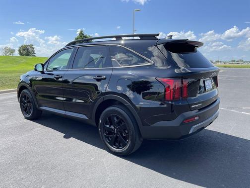 Ebony Black 2023 Kia Sorento S