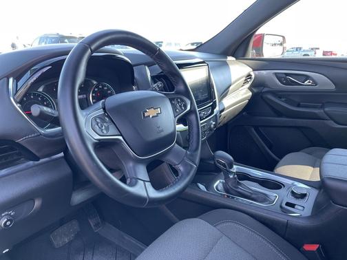 Radiant Red Tintcoat 2023 Chevrolet Traverse LT Cloth