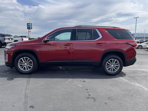 Radiant Red Tintcoat 2023 Chevrolet Traverse LT Cloth