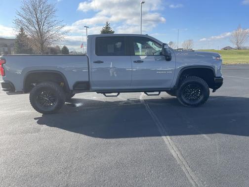 2025 Chevrolet Silverado 2500 4WD Crew Cab Standard Bed ZR2