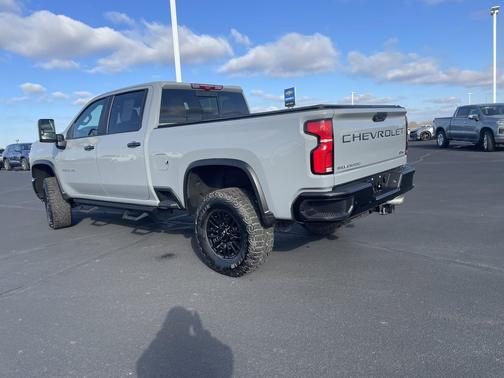 2025 Chevrolet Silverado 2500 4WD Crew Cab Standard Bed ZR2