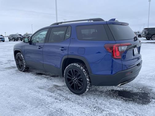 2023 GMC Acadia AWD SLT