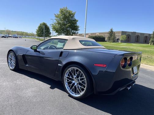 Night Race Blue Metallic 2013 Chevrolet Corvette 427