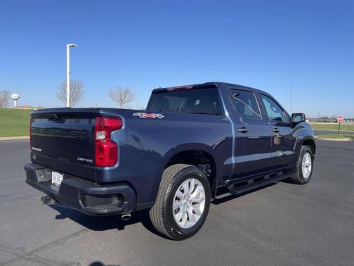 Northsky Blue Metallic 2022 Chevrolet Silverado 1500 Custom