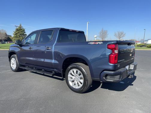 Northsky Blue Metallic 2022 Chevrolet Silverado 1500 Custom