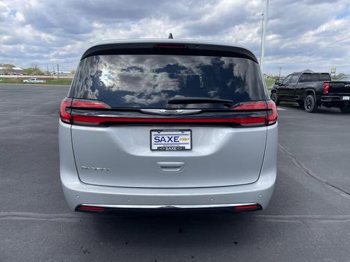 Silver Mist Clearcoat 2024 Chrysler Pacifica Touring L