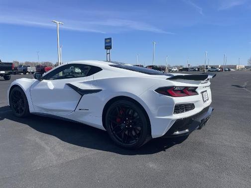 Arctic White 2026 Chevrolet Corvette Z06