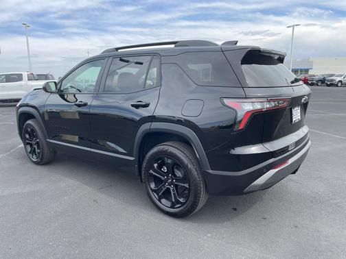 Mosaic Black Metallic 2026 Chevrolet Equinox 1LT