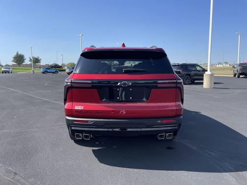 2024 Chevrolet Traverse LT