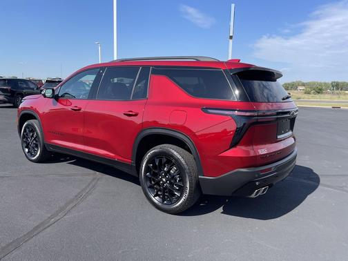 2024 Chevrolet Traverse LT