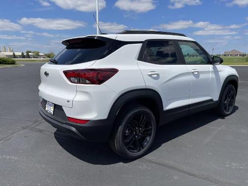 Summit White 2026 Chevrolet Trailblazer LT