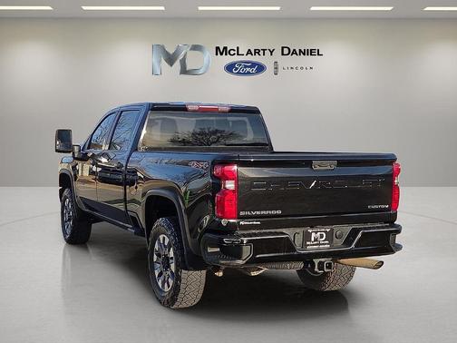 2022 Chevrolet Silverado 2500 Custom