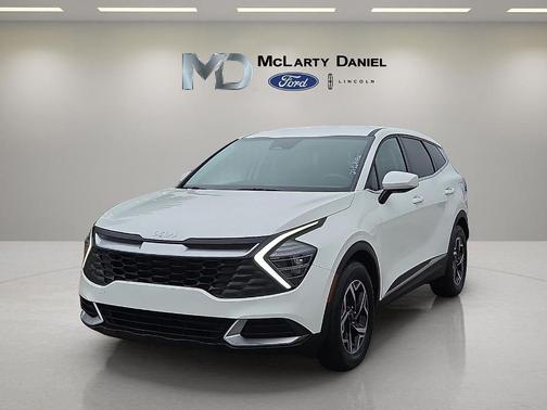 Snow White Pearl 2024 Kia Sportage LX