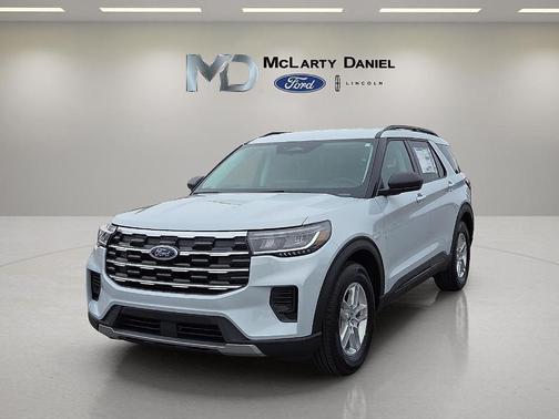Space White Metallic 2026 Ford Explorer Active